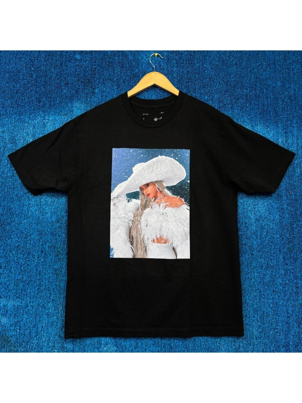 Beyoncé Cowboy Carter Icy Xmas Ho Ho Ho Down Country Tee L